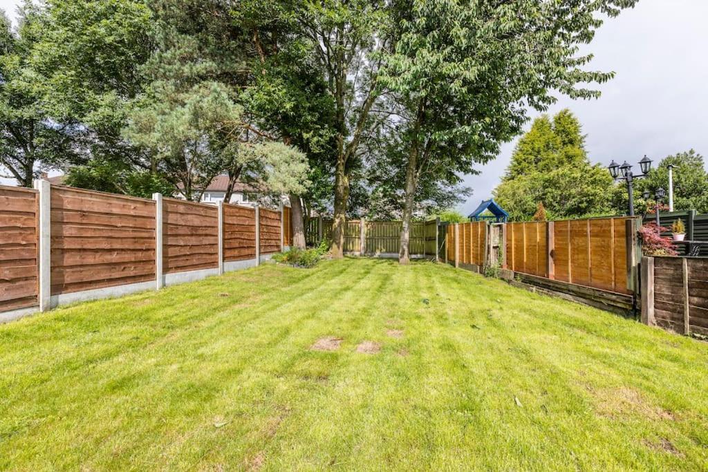 Entire Charming 5-Bed House In Darwen Blackburn Bb1 Free Parking Roadside Rishton Extérieur photo