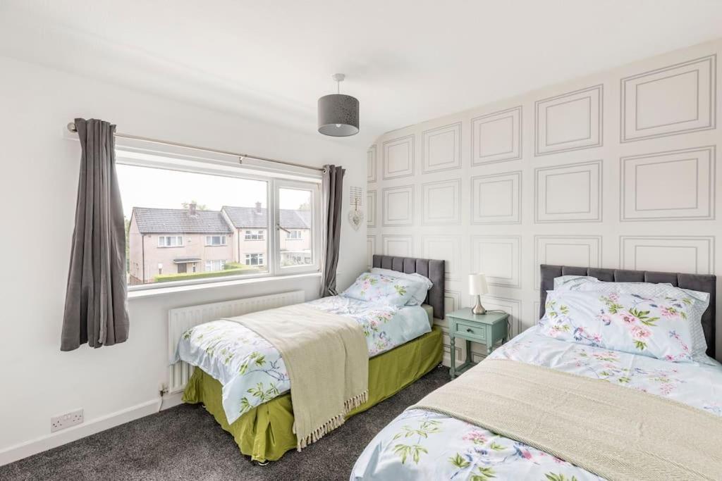 Entire Charming 5-Bed House In Darwen Blackburn Bb1 Free Parking Roadside Rishton Extérieur photo