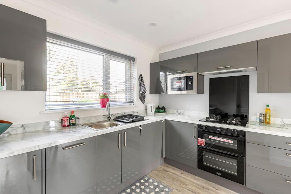 Entire Charming 5-Bed House In Darwen Blackburn Bb1 Free Parking Roadside Rishton Extérieur photo