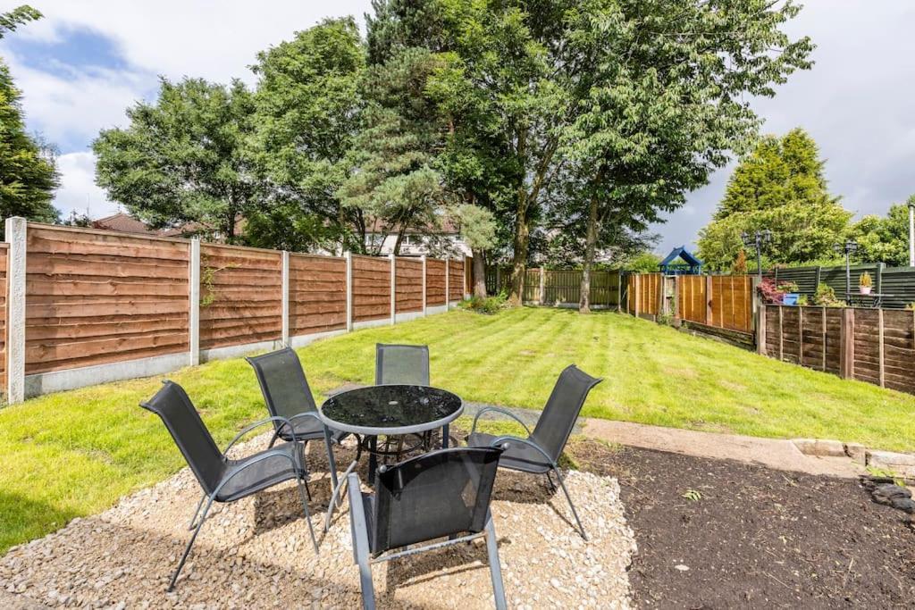 Entire Charming 5-Bed House In Darwen Blackburn Bb1 Free Parking Roadside Rishton Extérieur photo