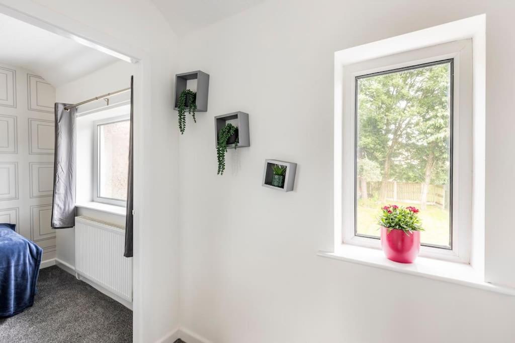 Entire Charming 5-Bed House In Darwen Blackburn Bb1 Free Parking Roadside Rishton Extérieur photo
